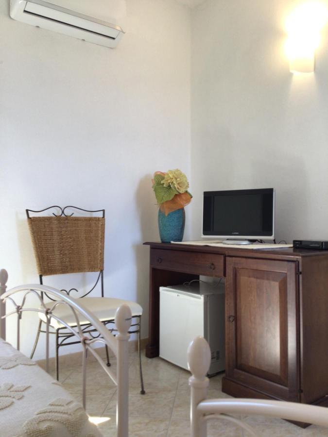 Agriturismo Lu Stabbiacciu Aglientu Luaran gambar